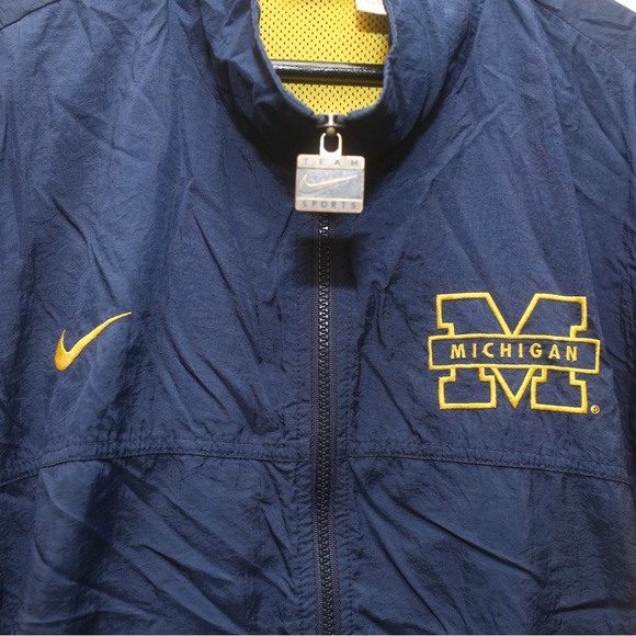 Vintage Nike Michigan Wolverines Jacket - Picture 3 of 6